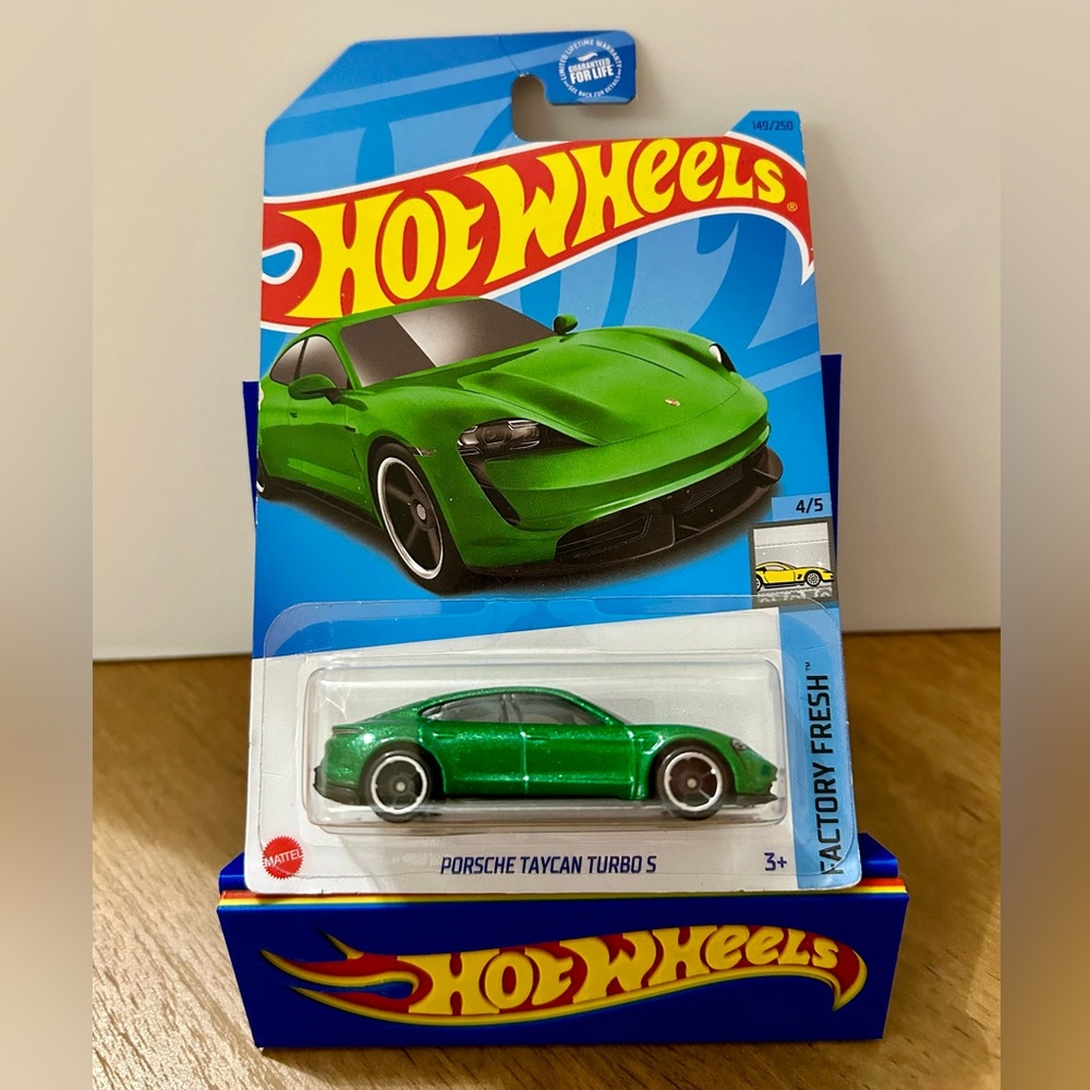 Hot Wheels Porsche Taycan Turbo S